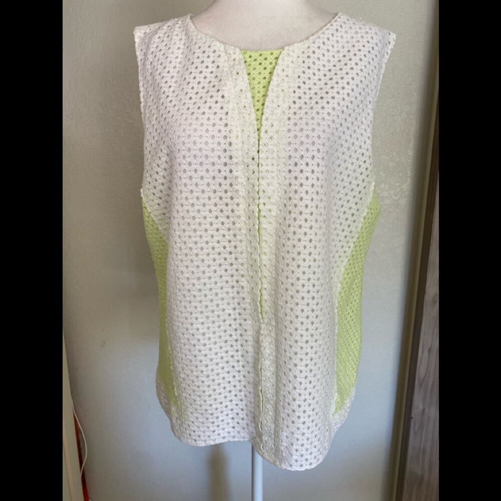 T Tahari White and lime large a sleeveless eyelet
